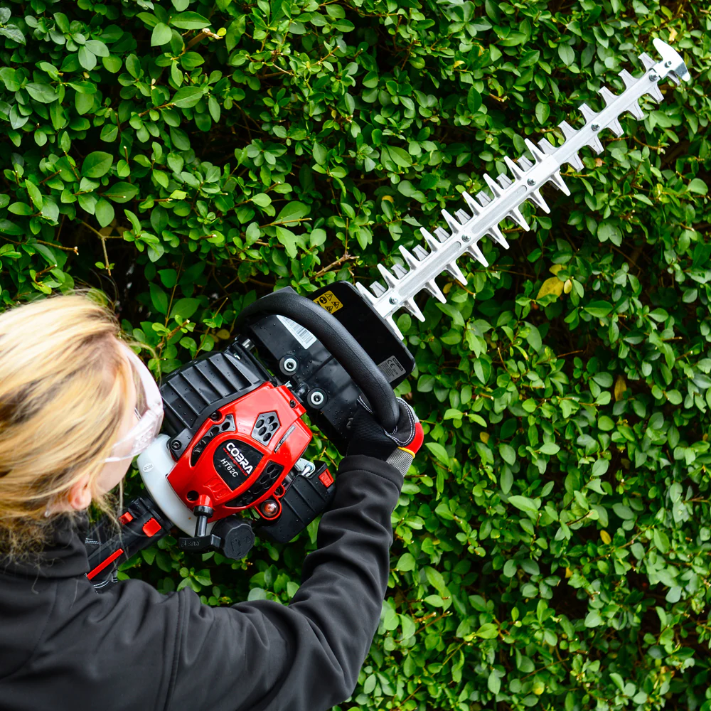 Cobra 62cm Petrol Hedge Trimmer – HT62C