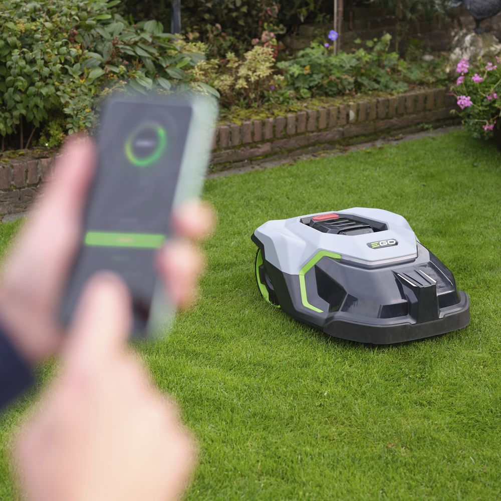 EGO 4000m² Robotic Lawn Mower – RM4000E